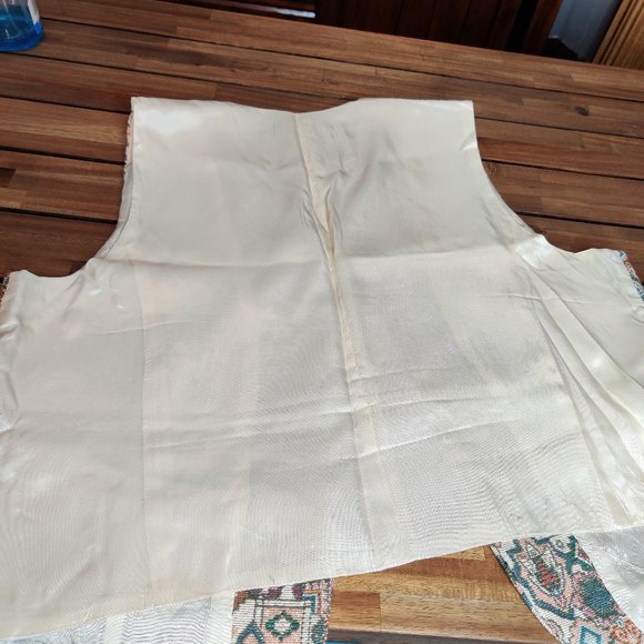 STYLISH WOMAN'S VEST - Picture 6 of 6